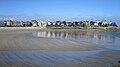 La plage de l'Écluse de Dinard à marée basse.