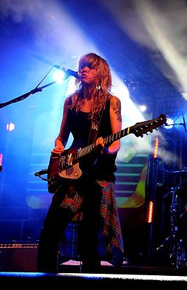 Ladyhawke tijdens een live optreden in 2008.