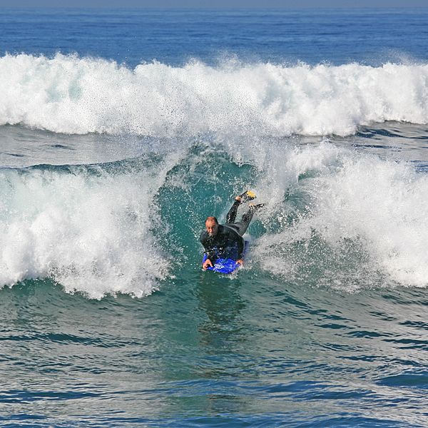 File:Surf IMG 0749 (3119610641).jpg