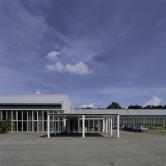 Overzicht van de hoofdentree, vooraanzicht