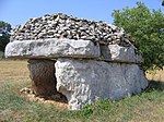 Lesesteine auf dem Dolmen von Verdier Petit