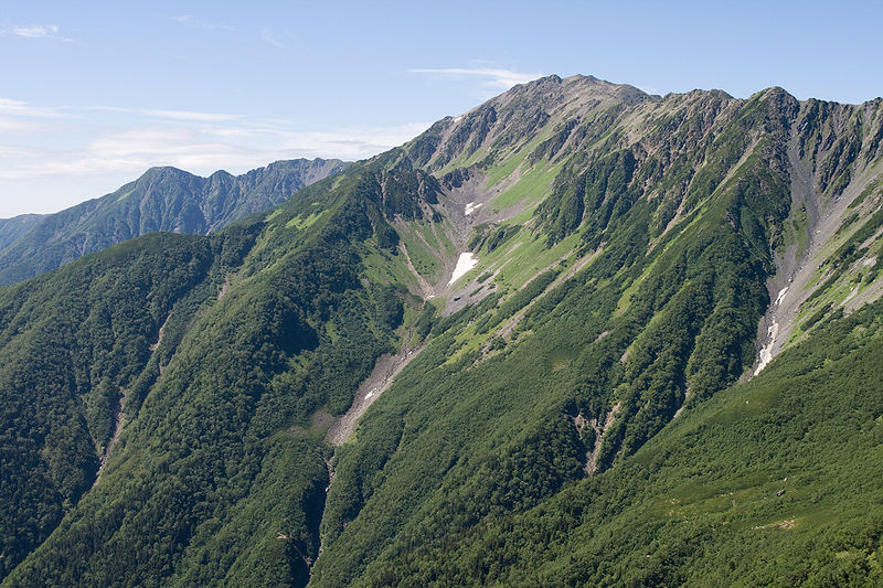 File:Mt.Ainodake from Happonba 03.jpg