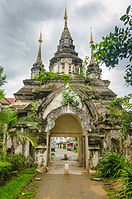 7. Ancient gate of Suandok temple Author: Kokunut555