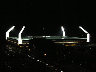 Estadio Municipal Nueva Balastera, de noche