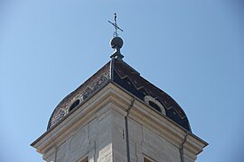 Pesmes Église Saint-Hilaire le clocher à bulbe.jpg