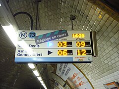 Ligne 13, 16 h 28 Direction Saint-Denis (flèche bleue - prochain train) : - 1er train dans 3 minutes - 2e train dans 9 minutes Direction Asnières - Gennevilliers (flèche jaune) - (éteinte) : - 1er train dans 6 minutes - 2e train dans 12 minutes.