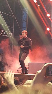 Thumbnail for File:Brent Smith Shinedown 2018 Budapest.jpg