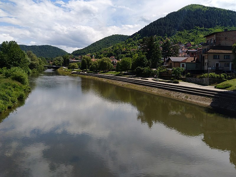 File:Fojnička river in Visoko.jpg