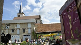 La grange aux couleurs, lieu d'exposition, de restauration, de concert.