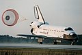 «Endeavour» under landing etter en tidligere romferd. Foto: NASA