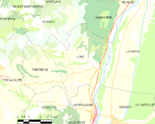 Carte élémentaire montrant les limites de la commune, les communes voisines, les zones de végétation et les routes