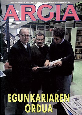 1990-12-06. ARGIAren azala Egunkaria sortu eta hurrengo astean. Martin Ugalde, Josemi Zumalabe eta Imanol Murua.