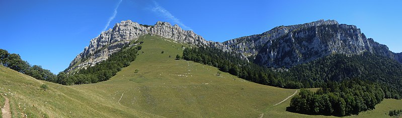 File:Col de la Ruchère et Petit Som.JPG