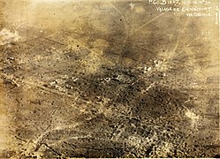 Le territoire du village criblé de cratères d'obus, le 12 septembre 1916.