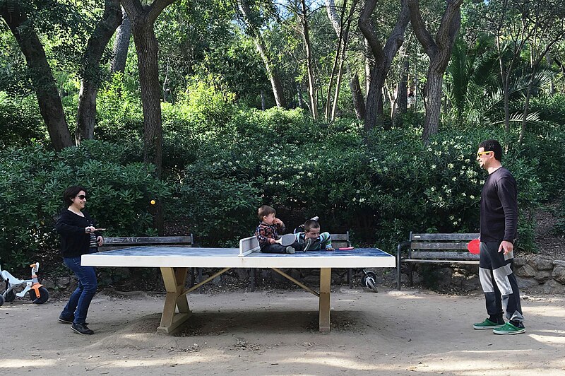 File:Playing ping pong at Parc Güell, Barcelona, Spain.jpg