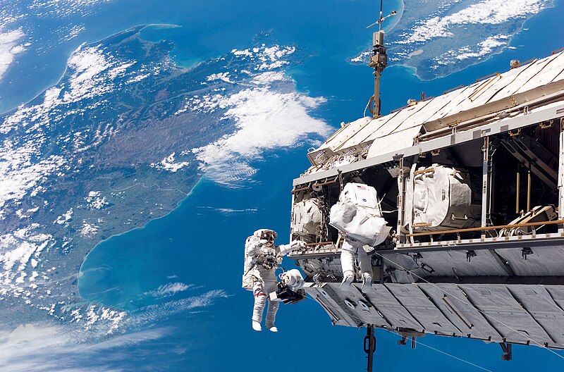 File:STS-116 spacewalk 1.jpg