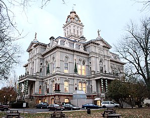 Licking County Courthouse in Newark, gelistet im NRHP mit der Nr. 73001496[1]