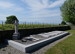 DePourtalesFamilyGrave-EtoyCemetery RomanDeckert19052022.jpg