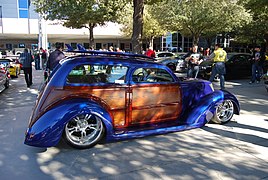 Chrysler PT Cruiser hot rod, de style néo-rétro woody-surf culture des années 1950