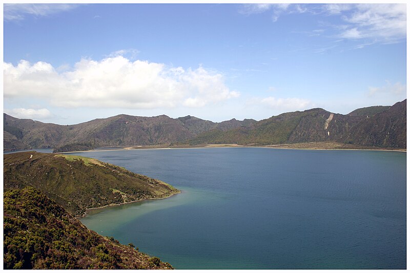 File:Lagoa do Fogo - panoramio (65).jpg