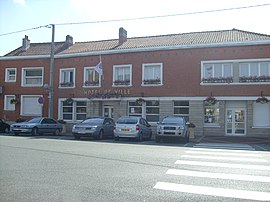 The town hall in Téteghem