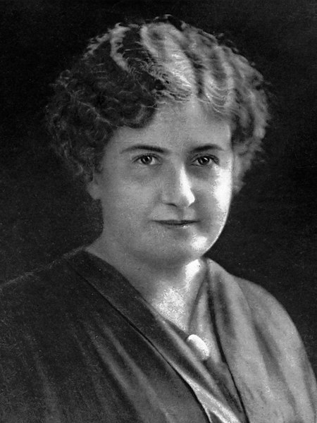 File:Maria Montessori (portrait).jpg