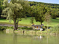 Häuschen am Ufer des Doubs bei Ocourt