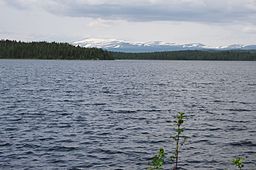 Jäggaure sommaren 2015. Fjället i bakgrunden är Séptátjåhkkå.