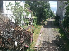 Entinen kulkutie Gare de Charonnen asemalaitureille on joutunut hävityksen ja ilkivallan kohteeksi