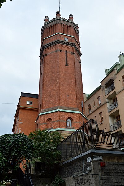 File:Wasserturm Mosebacke.jpg