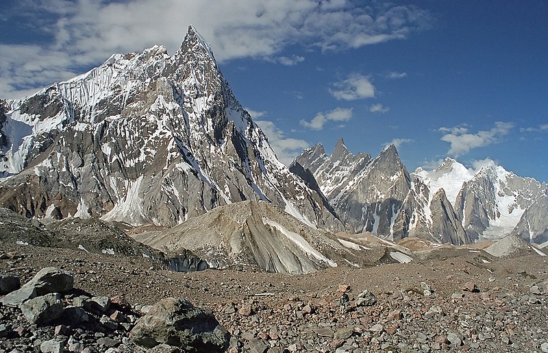 File:Mitre Peak 6025m.jpg