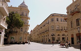 Une des rues centrales de la ville.