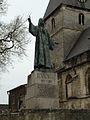 Heilig Hartbeeld voor de kerk