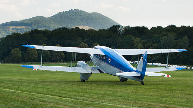 De Havilland DH-89A Dragon Rapide (built in 1945).