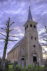 Voorzijde van de kerk