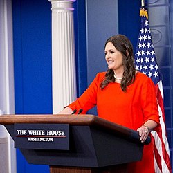 Sarah Huckabee Sanders Valkoisessa talossa vuonna 2017.