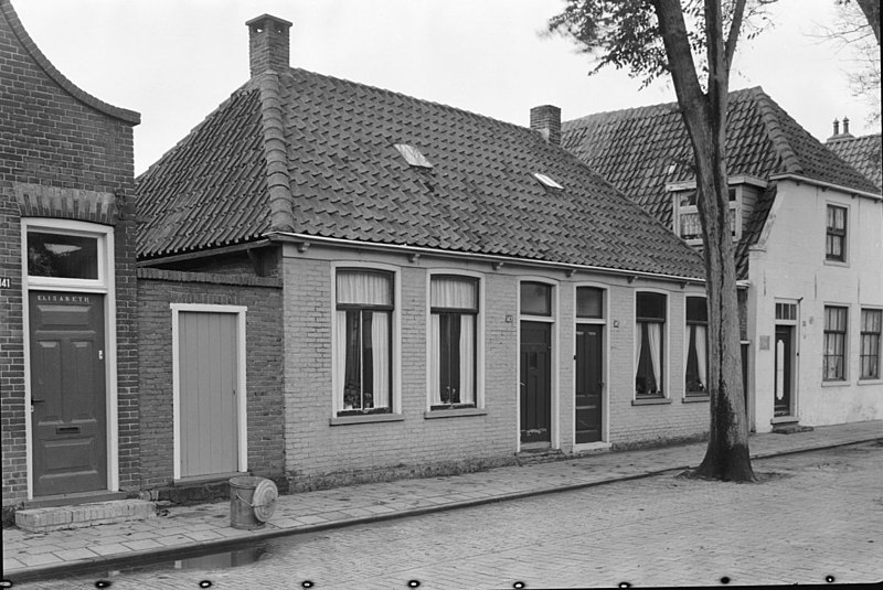 File:Voorgevels - Vlieland - 20243261 - RCE.jpg