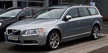 Front drivers side view of silver V70 with chrome window trim