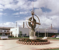 Monumento na praza do Quinto Centenario (Colindres).