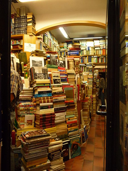 File:FI bookstore.JPG