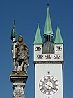 Wahrzeichen Stadtturm und Tiburtiusbrunnen