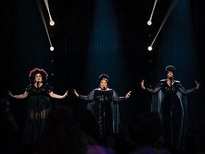 The Mamas sjunger på scen