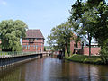 Otterndorfer Schleuse und Pumpstation; rechts das Diesel-, links das Elektropumpenhaus.