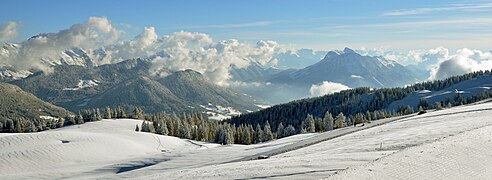 Les Bauges depuis le Semnoz.