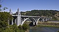 Die Rogue River Bridge über den Rogue River USA-Oregon Oregon