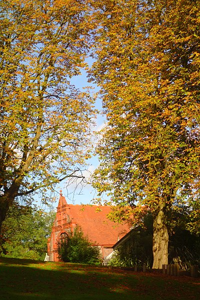 File:Pavilion in Autumn.jpg