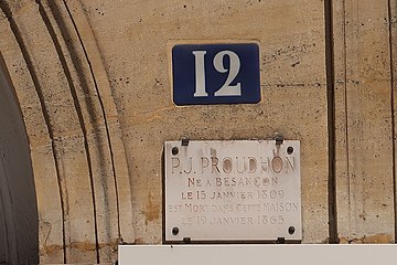 Plaque au no 12.