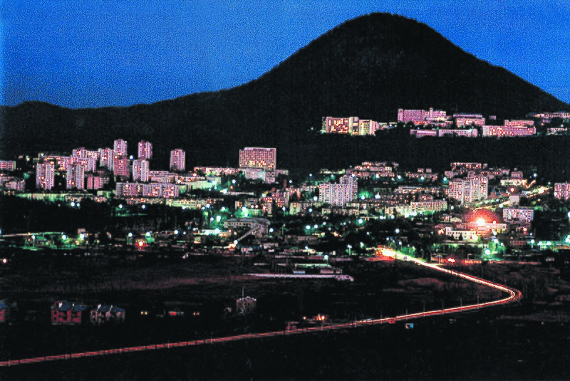 File:Zheleznovodsk at night (WR).tif