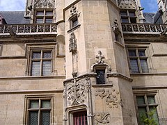 Hôtel de Cluny[22]​ (1485-1510).