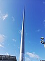 The Spire am Tag von unten